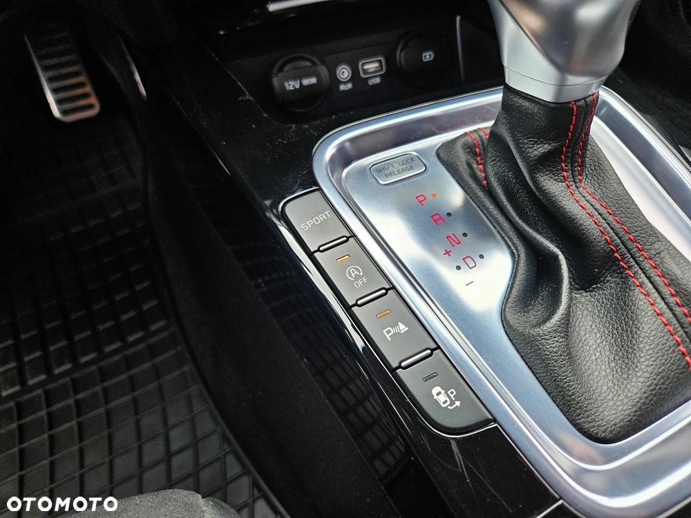 Kia ProCeed - 24