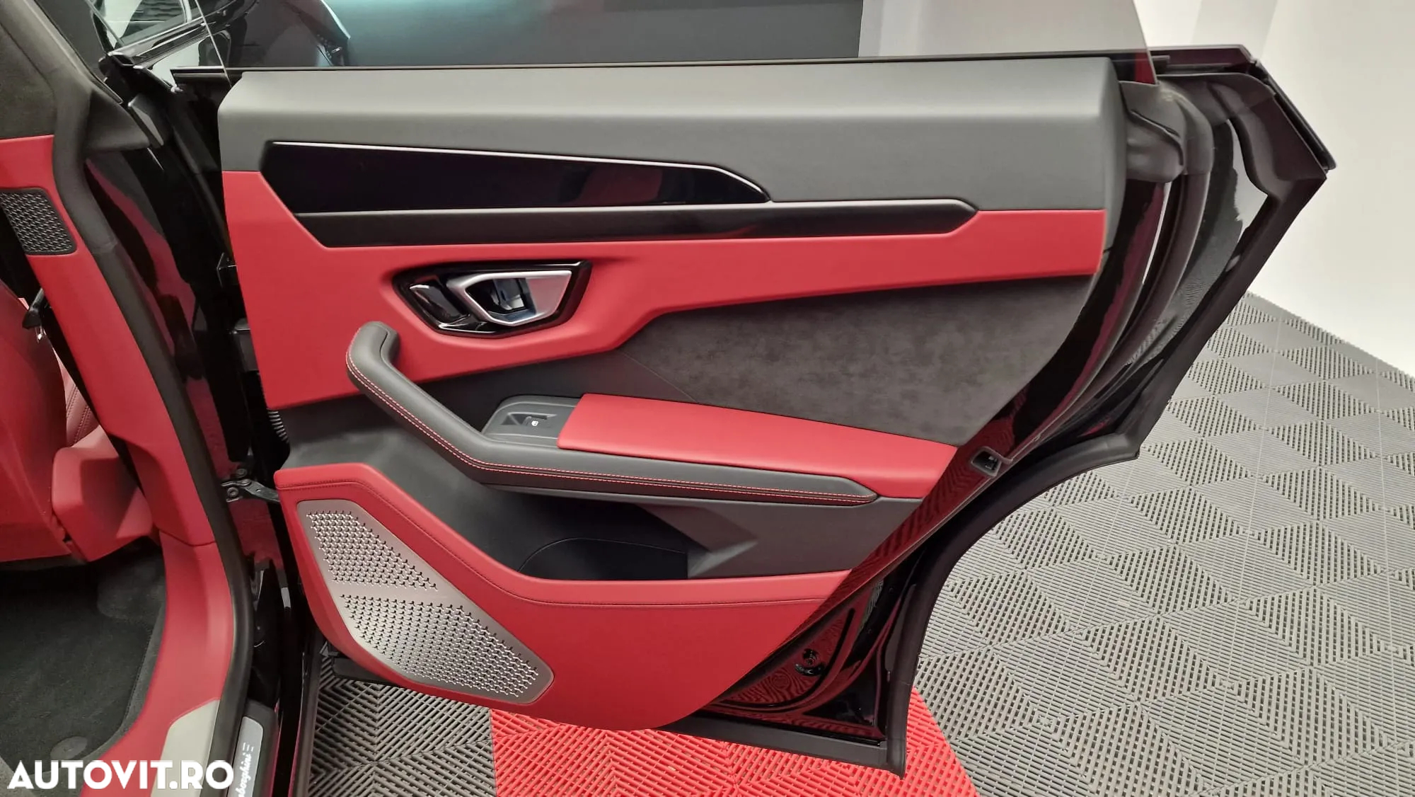 Lamborghini URUS - 25