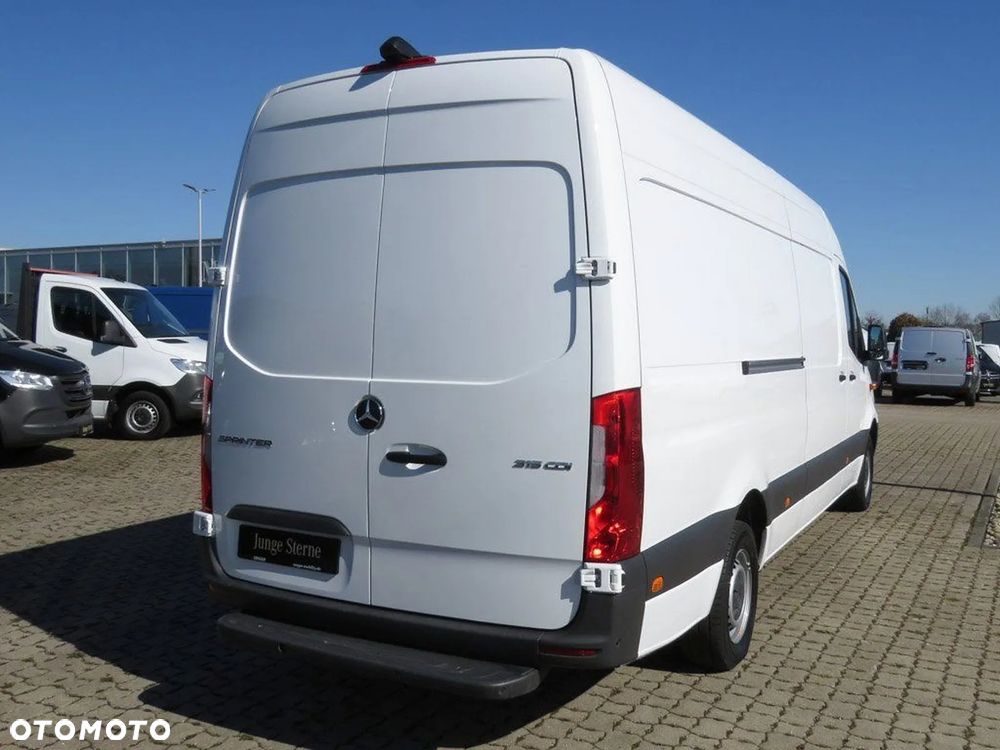 Mercedes-Benz Sprinter - 1