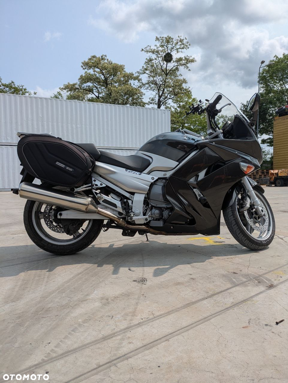 Yamaha FJR - 6