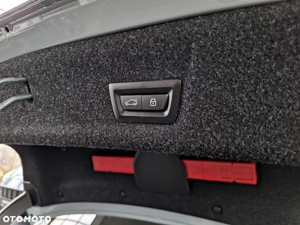 BMW Seria 3 320d xDrive M Sport sport - 18