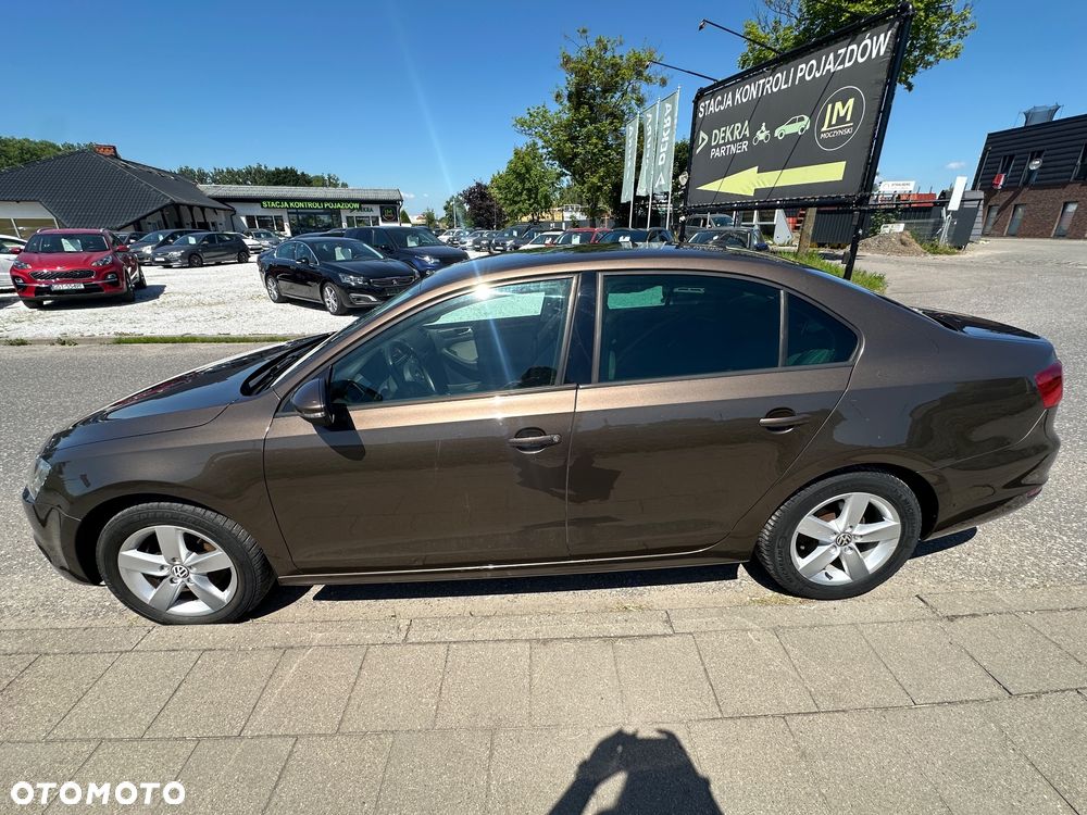 Volkswagen Jetta 1.6 TDI Blue Motion Technology Life - 8
