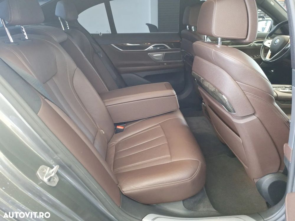 BMW Seria 7 740d xDrive - 15