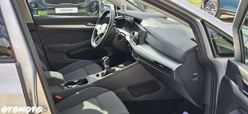 Volkswagen Golf VIII 1.0 TSI - 11