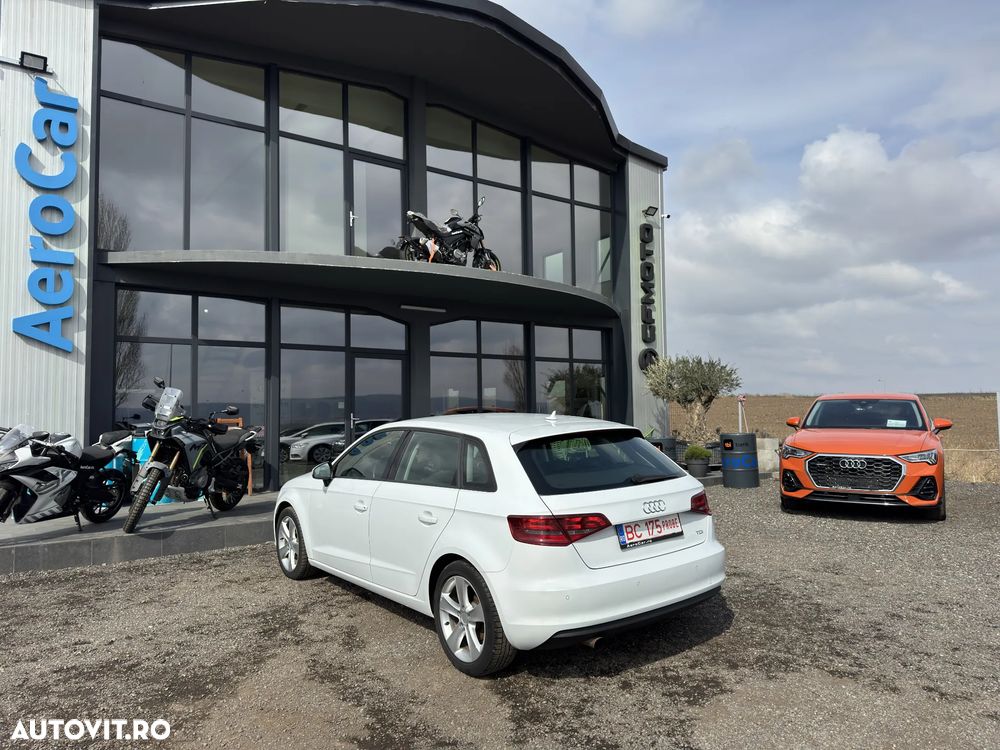Audi A3 1.6 TDI S tronic Ambiente - 9