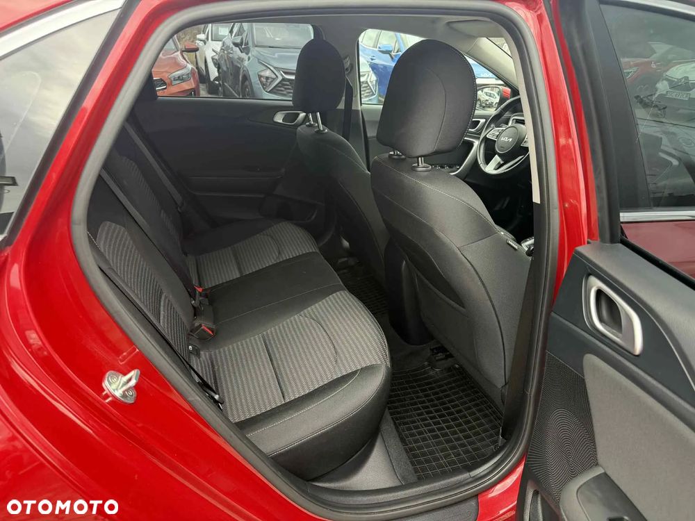 Kia Ceed 1.5 T-GDI M - 12