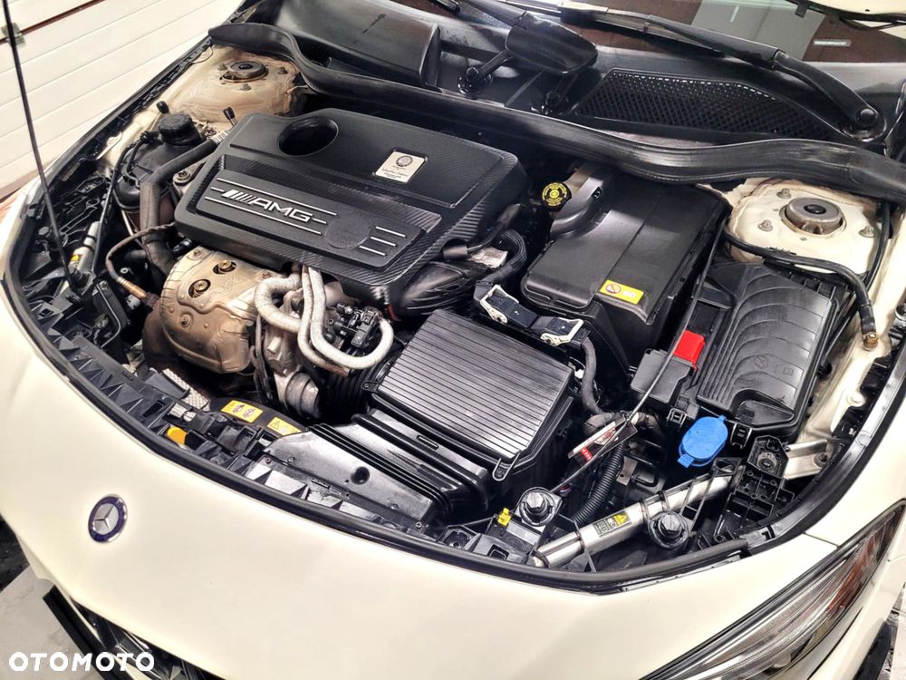Mercedes-Benz CLA 45 AMG 4Matic 7G-DCT - 8