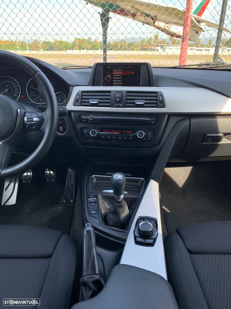BMW 320 d Touring Pack M - 23