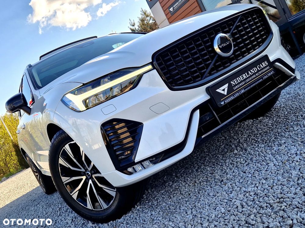 Volvo XC 60 B4 D Plus Dark - 35