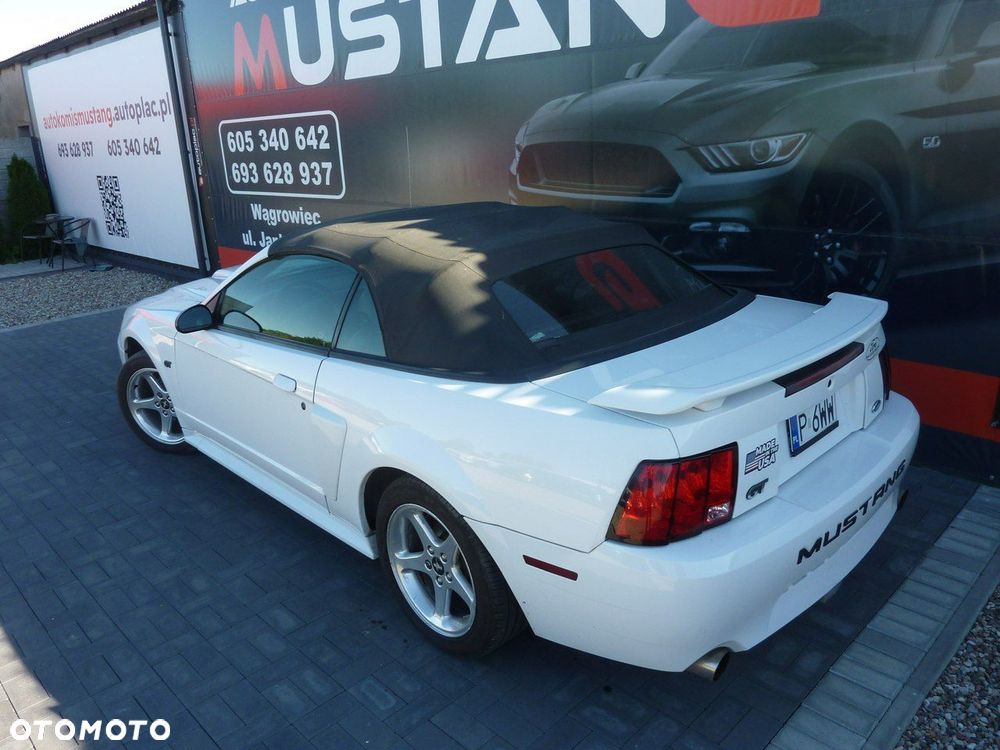 Ford Mustang - 7