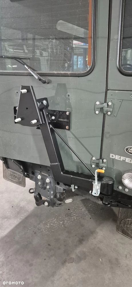 Land Rover Defender 2.2 TD4 SE - 31