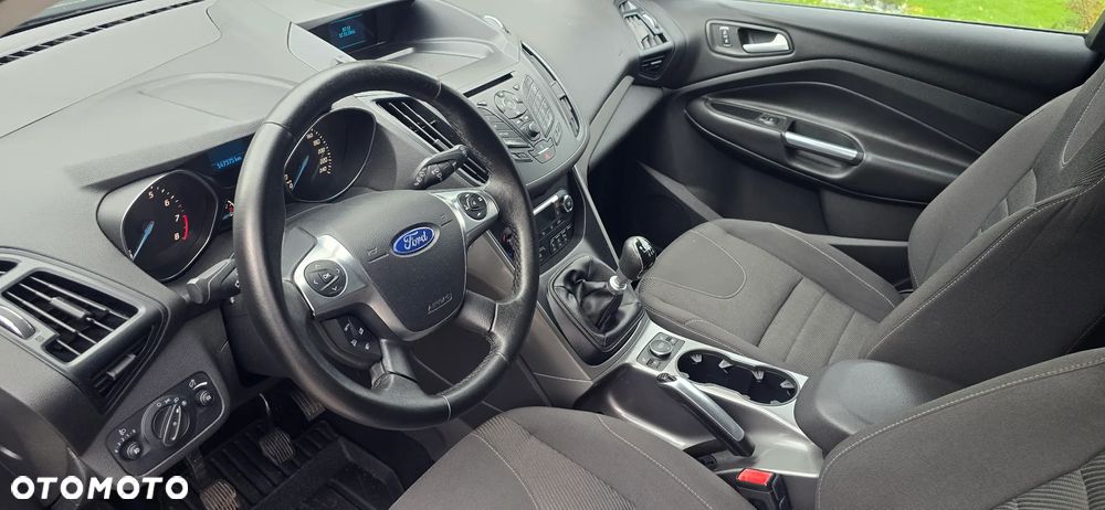 Ford Kuga 1.5 EcoBoost 2x4 Business Edition - 16