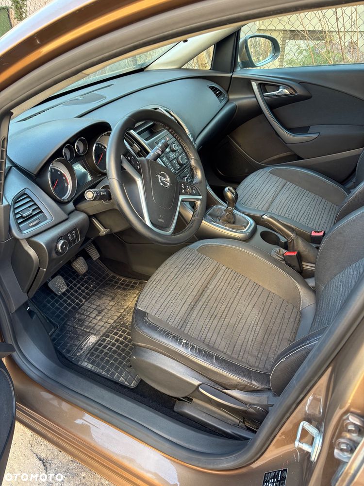 Opel Astra 1.6 EU6 - 11