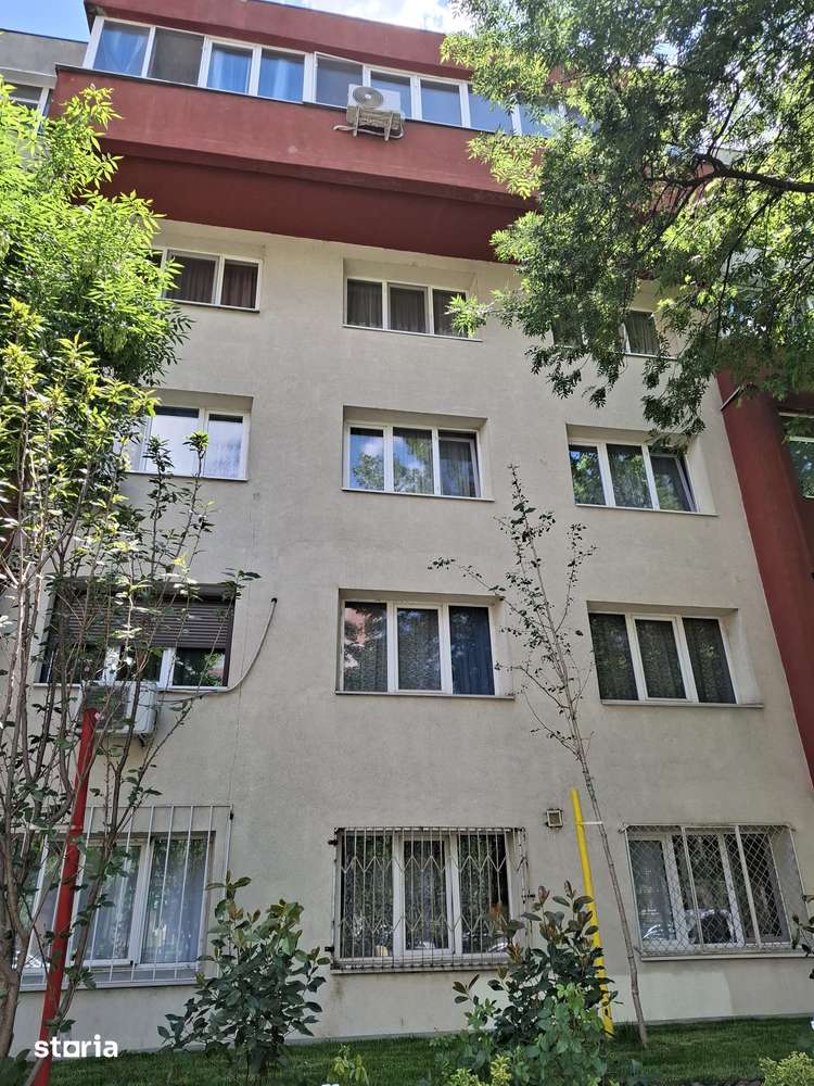Apartament 4 camere decomandat - Imagine principală: 2/12