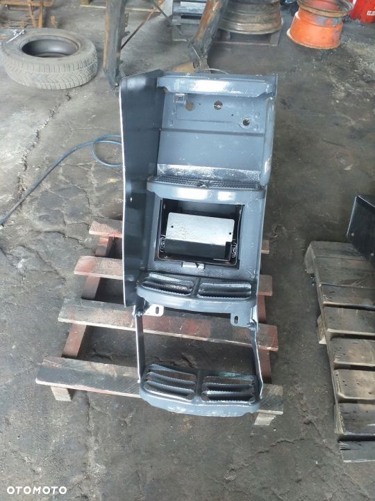 SCHODKI SCHODY CLAAS AXION 810 158KW 700MTH 19R - 7