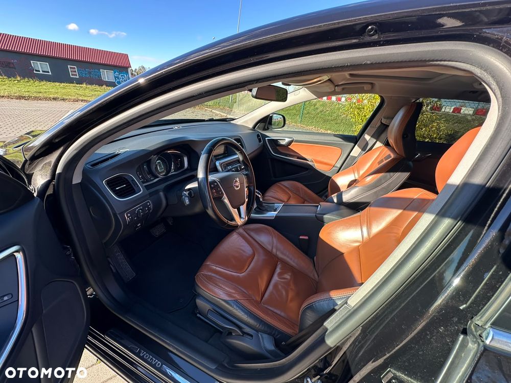 Volvo V60 D2 Momentum - 15