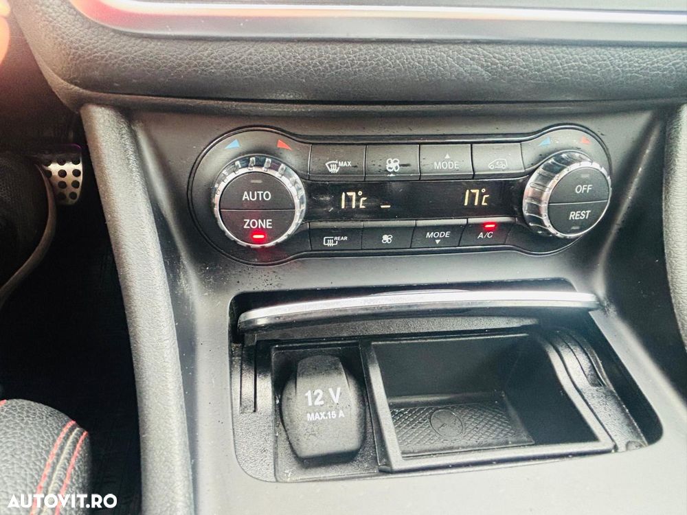 Mercedes-Benz GLA - 14