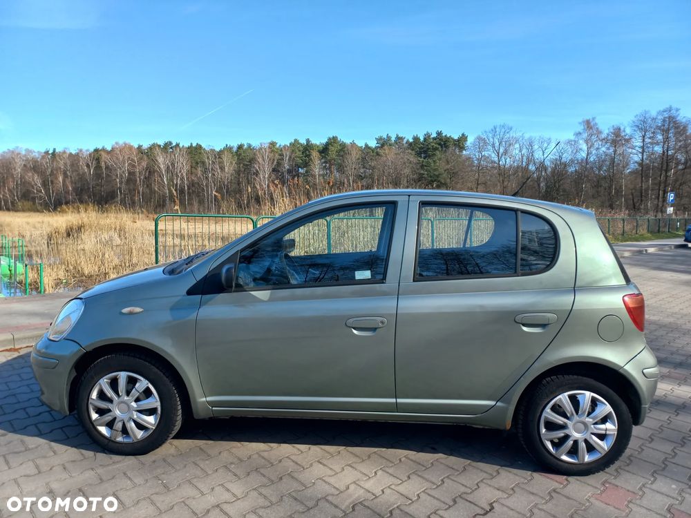 Toyota Yaris 1.0 Base - 6