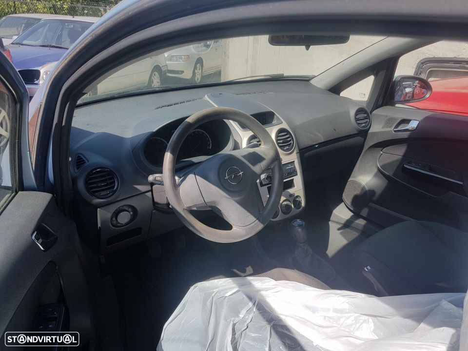 Opel Corsa 2009 para peças - 3