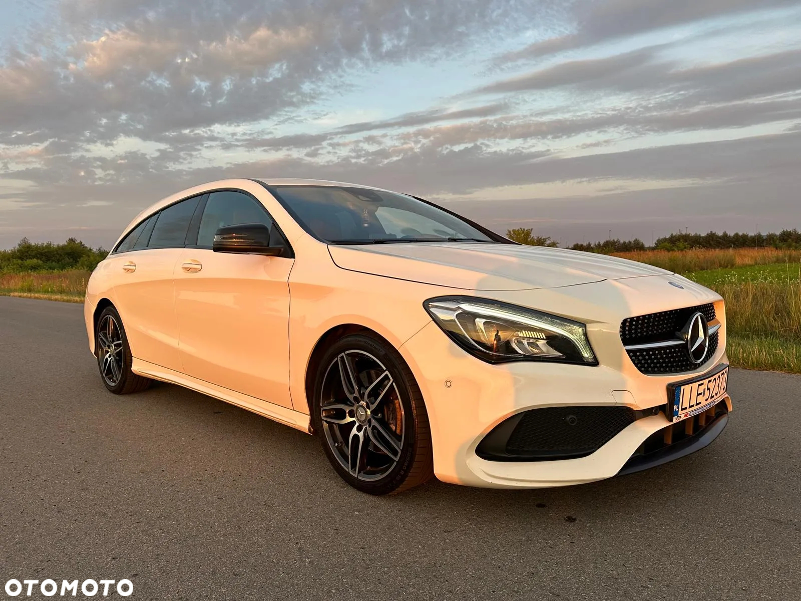Mercedes-Benz CLA 220 4-Matic AMG Line - 10