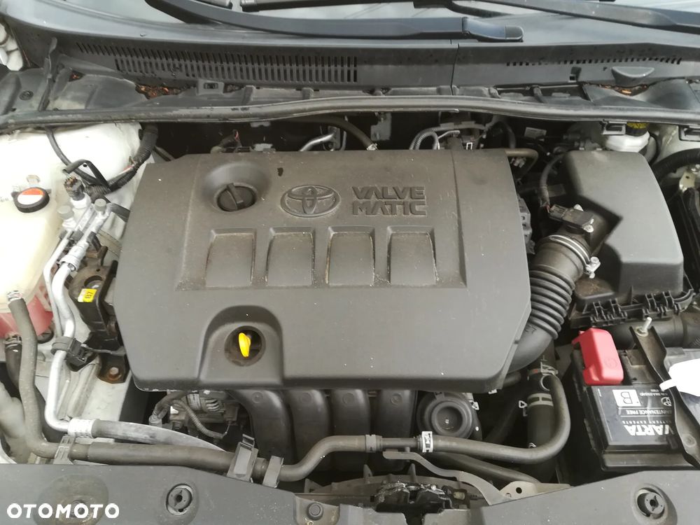 Toyota Avensis 1.8 Business Edition - 16