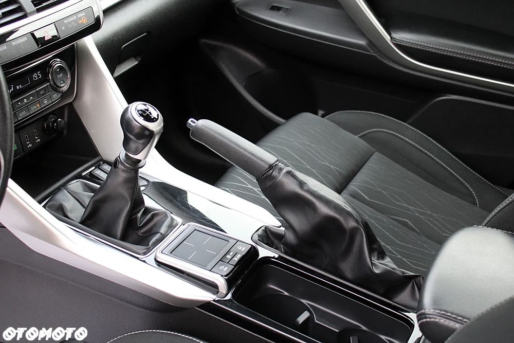 Mitsubishi Eclipse Cross - 18