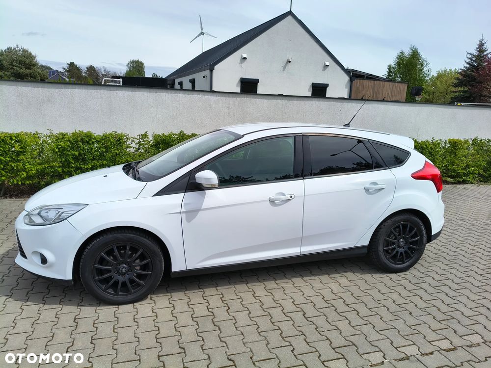 Ford Focus 1.6 Ambiente - 4