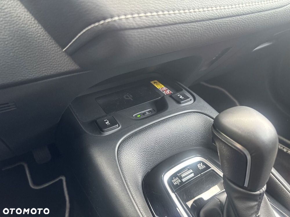 Toyota Corolla 1.8 Hybrid Style - 18