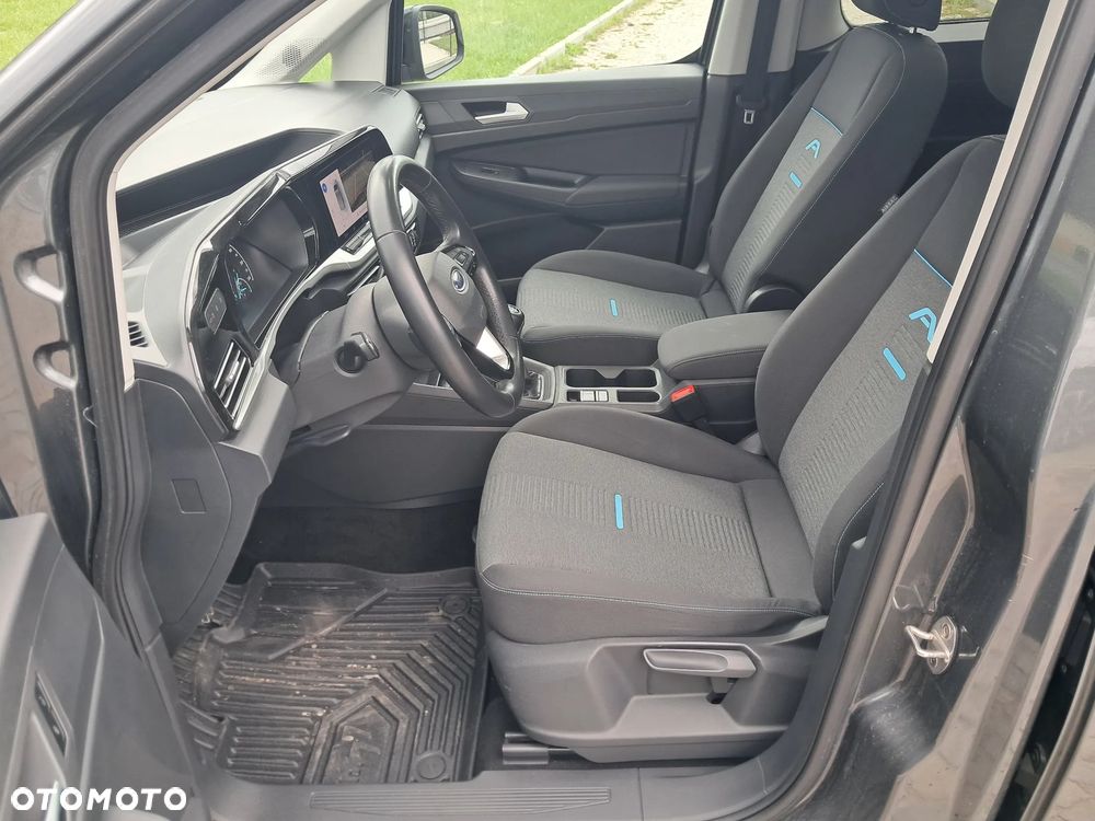Ford Tourneo Connect Grand - 23