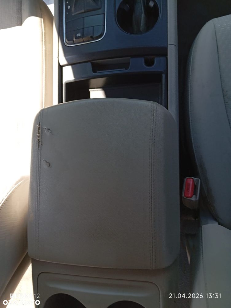 Kia Sedona - 5