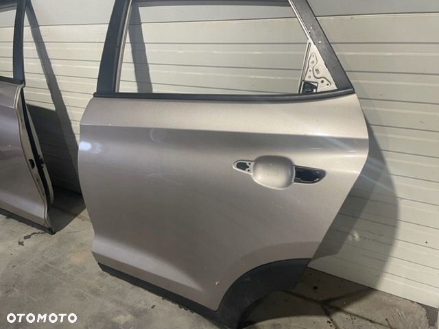 HYUNDAI TUCSON II drzwi tył lewe - 3