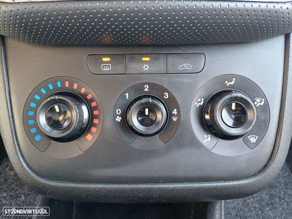 Fiat Punto Evo 1.4 Dynamic Style - 27