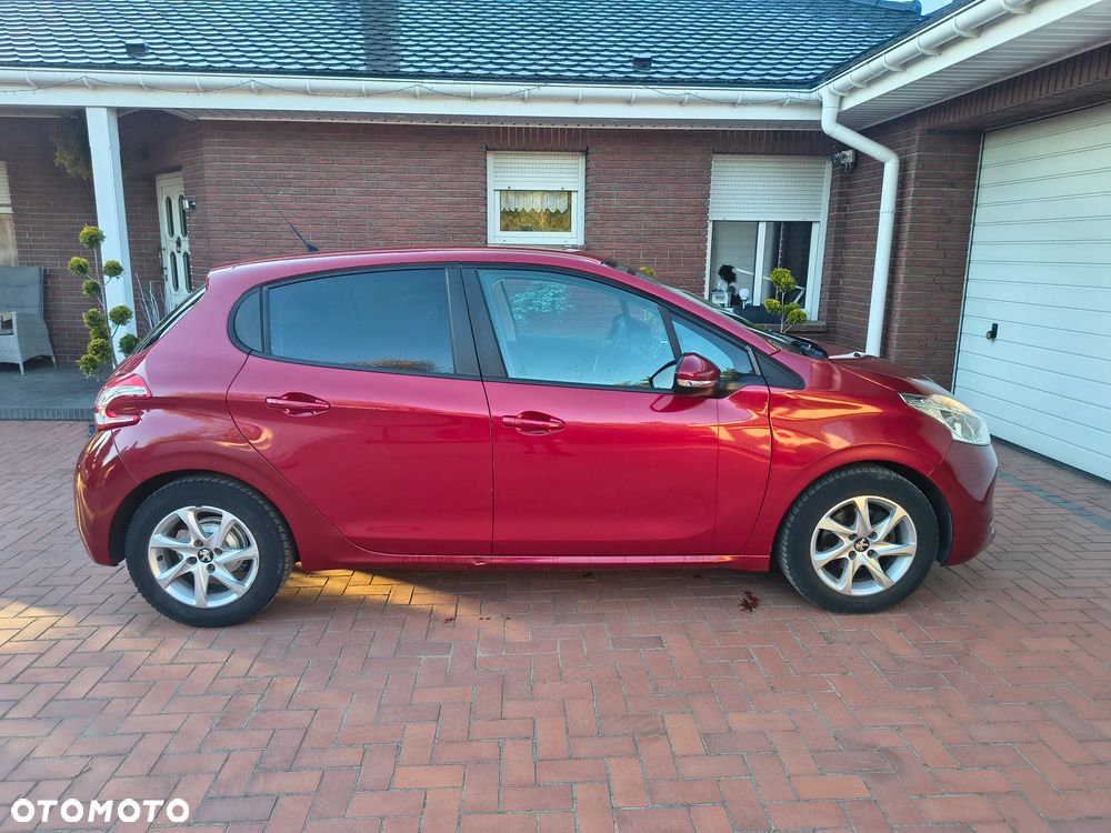Peugeot 208 1.2 VTi Allure - 5