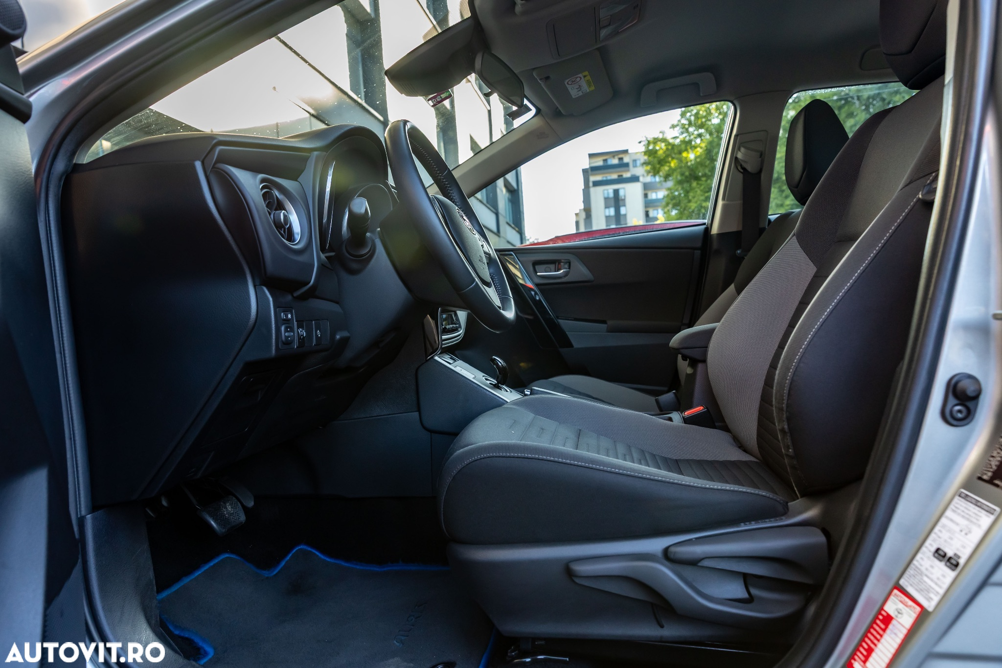 Toyota Auris 1.8 L VVT-i Hybrid Sol - 29