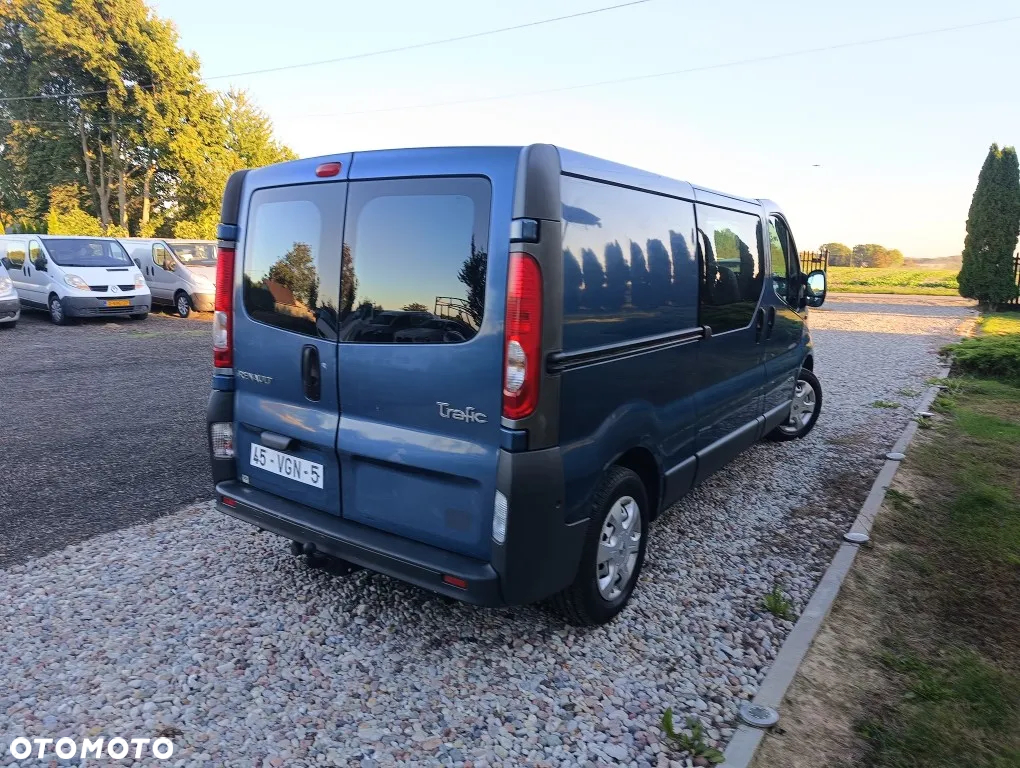 Renault Trafic 2.0 dCi 115 Combi L2H1 - 23