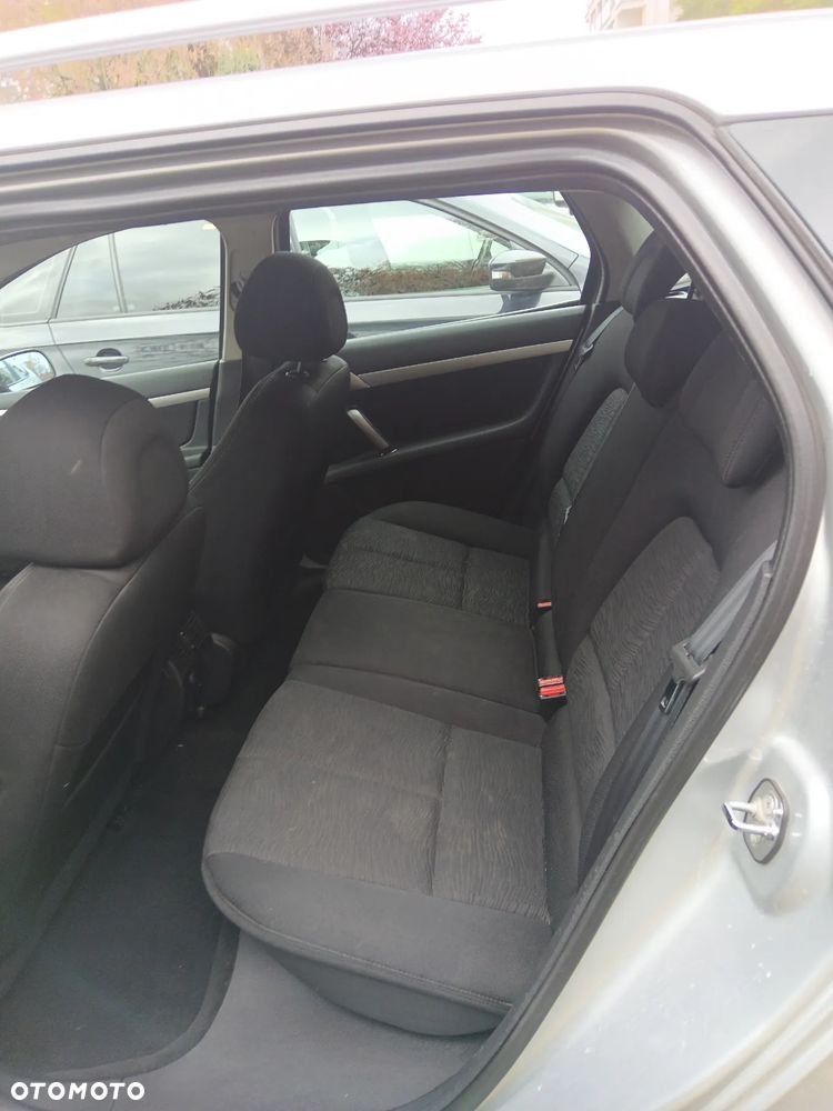 Peugeot 407 2.0 HDI Presence n.gama - 12