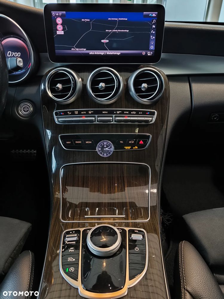 Mercedes-Benz Klasa C 200 4MATIC 9G-TRONIC - 24