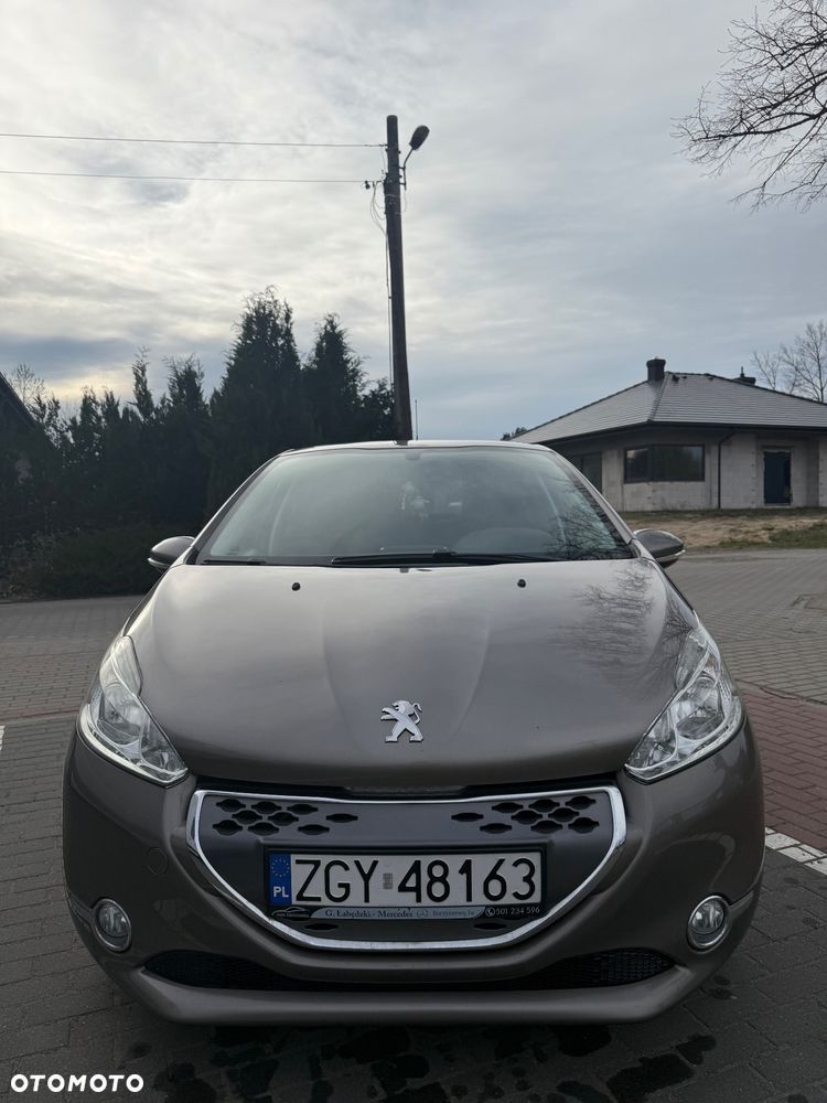 Peugeot 208 - 6