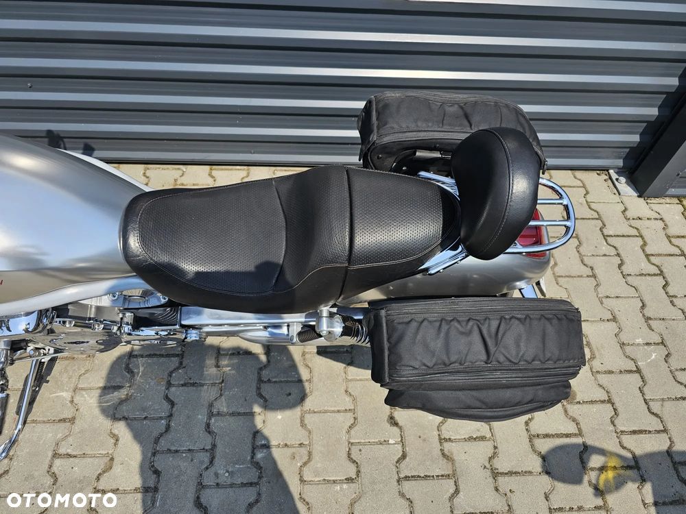Harley-Davidson V-Rod Street Rod - 11