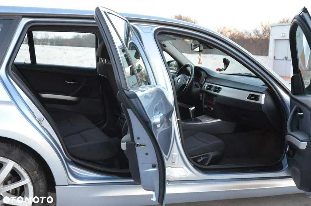 BMW Seria 3 - 26