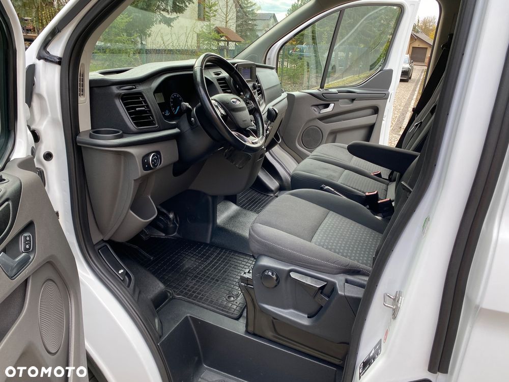 Ford TRANSIT CUSTOM - 13