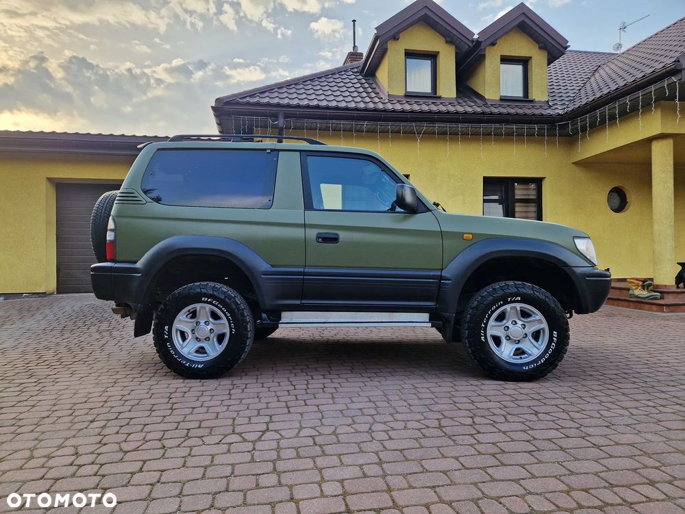 Toyota Land Cruiser - 4