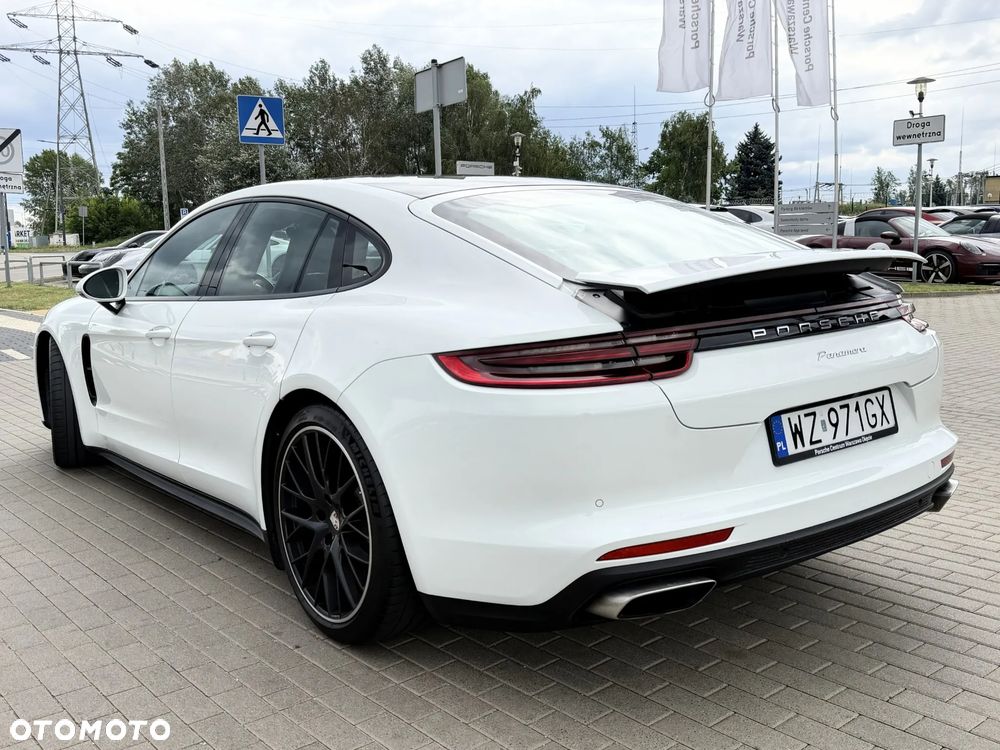 Porsche Panamera - 16