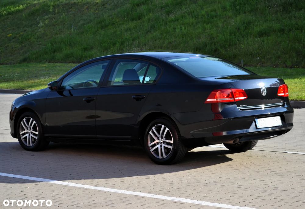 Volkswagen Passat 1.6 TDI Comfortline - 4