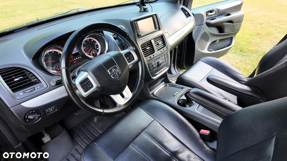 Dodge Grand Caravan - 17