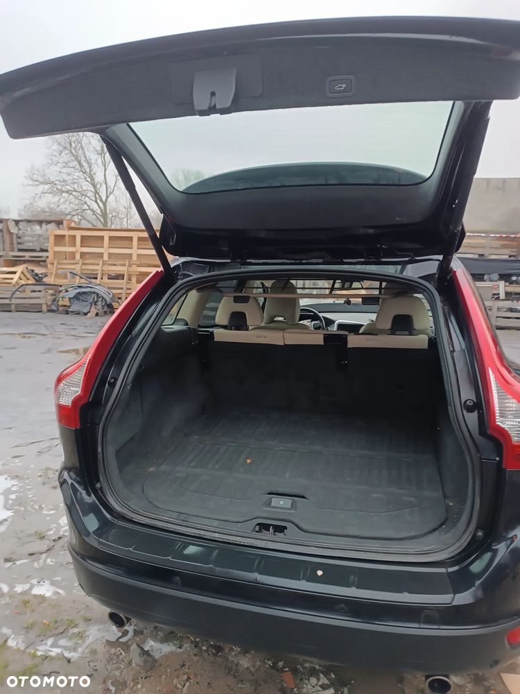 AUTO NA CZĘŚCI -VOLVO XC60 NA CZĘŚCI ĆWIARTKA BŁOTNIK POSZYCIE KLAPA ZDERZAK LAKIER 452-46 Dostawa GWARANCJA !!! Ćwiartka Drzwi Podłużnica Wanna Cały na części !!! Alufelgi Koła Przód Tył Zestaw Komplet Drzwi Klapa Zderzak Błotnik Maska Grill Atrapa Szyba Pas Lampa Lusterko Boczki Fotel Kanapa Kokpit Deska Rozdzielcza Przełącznik Włącznik Sterownik Przewody Wiązka Instalacja Moduł Komputer Czujnik Listwa Pompa Alternator Wtryski Głowica Rozrusznik Kompresor Sprzęgło Dwumas Silnik Skrzynia ABS Klimatyzacji Paliwa Wspomagania Kolektor Turbina Przepustnica Zawór Chłodnica Koło Hak Belka Sanki Zawieszenie Mcpherson Półoś Amortyzator Wydech Tłumik Zacisk Most - 17