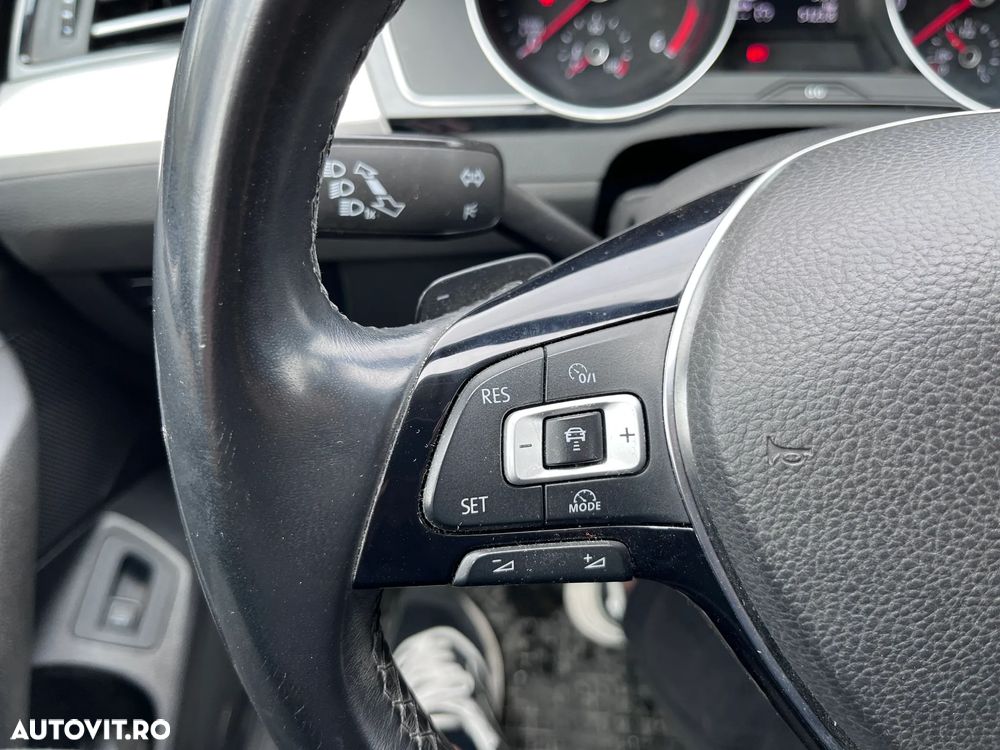Volkswagen Passat 2.0 TDI DSG Comfortline - 11