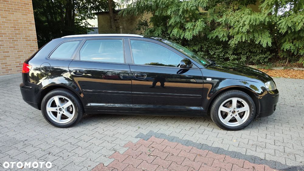 Audi A3 Sportback 1.6 Ambiente - 11
