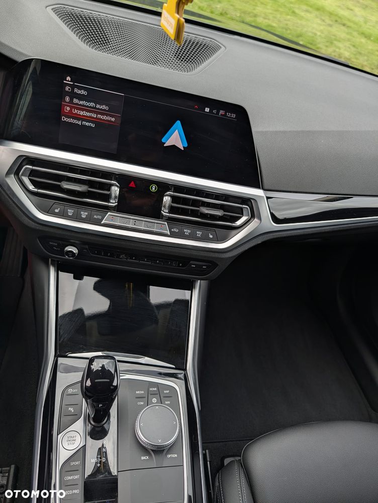 BMW Seria 3 330d xDrive MHEV - 19