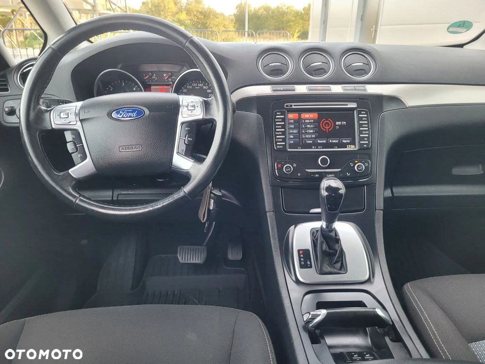Ford Galaxy 2.0 TDCi DPF Business Edition - 40